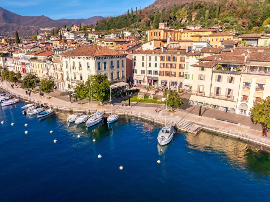 Immagine 12 di Negozio in vendita  in Via San Carlo a Salò