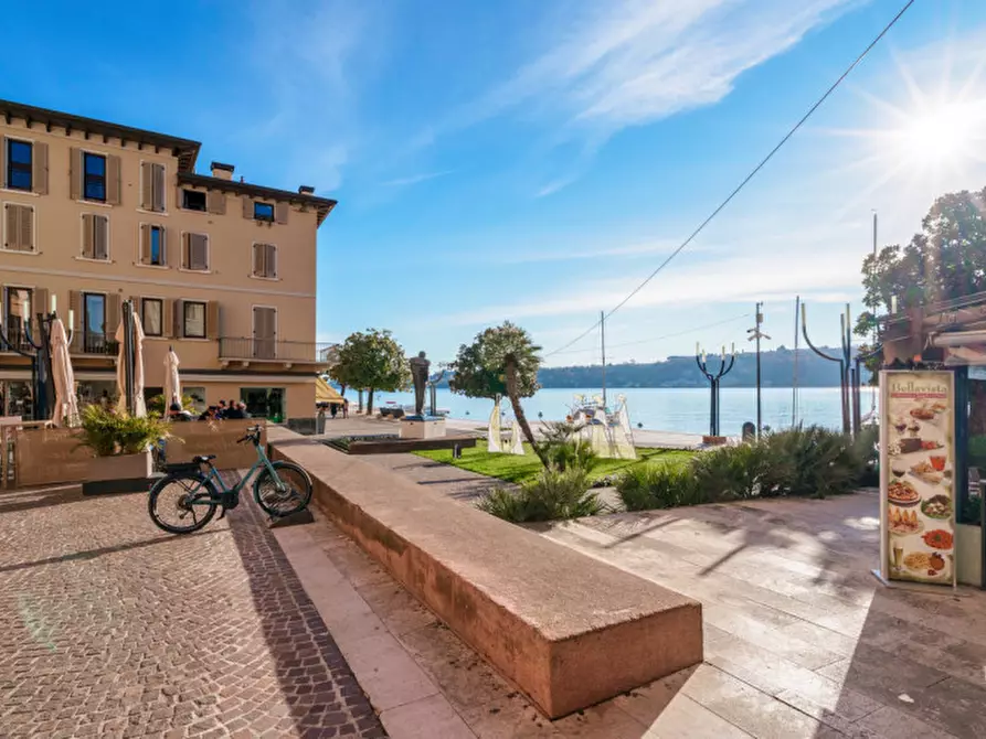 Immagine 13 di Negozio in vendita  in Via San Carlo a Salò