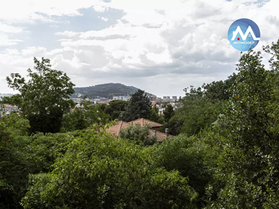 Immagine 23 di Appartamento in vendita  in via kennedy a Pesaro