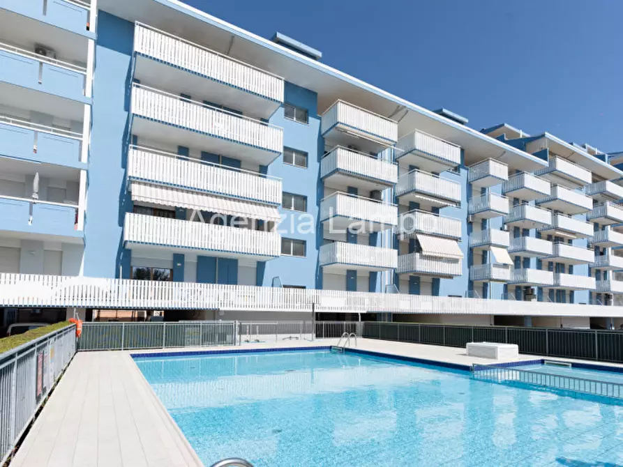 Immagine 1 di Appartamento in vendita  in Viale Amalfi a Caorle