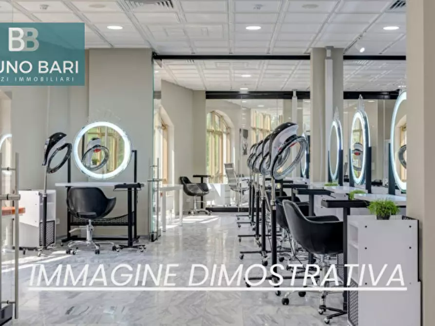 Immagine 1 di Negozio in vendita  in Via Daniele Manin a Maniago