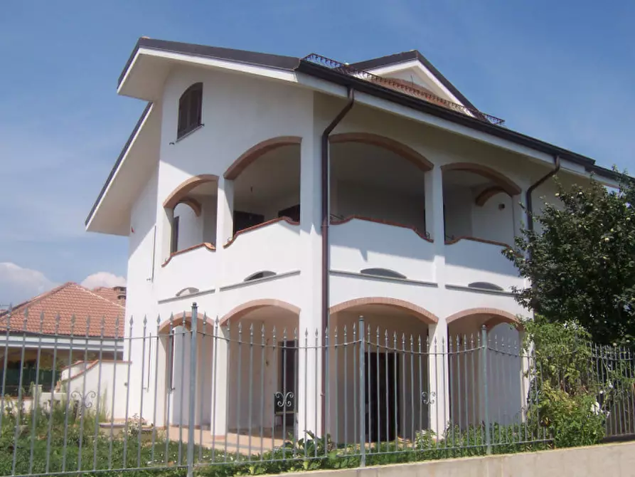 Immagine 8 di Appartamento in vendita  in Strada Stupinigi n.79 a Orbassano