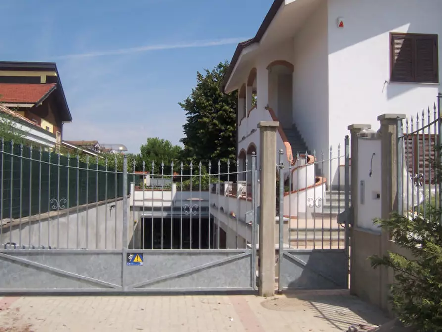 Immagine 11 di Appartamento in vendita  in Strada Stupinigi n.79 a Orbassano