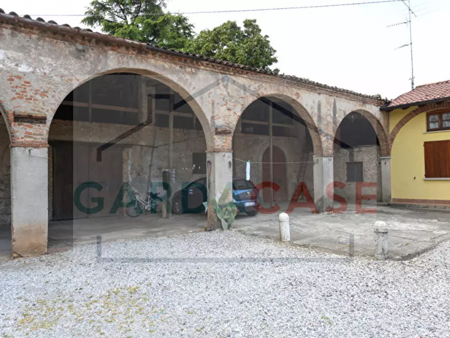 Immagine 1 di Rustico / casale in vendita  in Via Dante Alighieri a Castenedolo