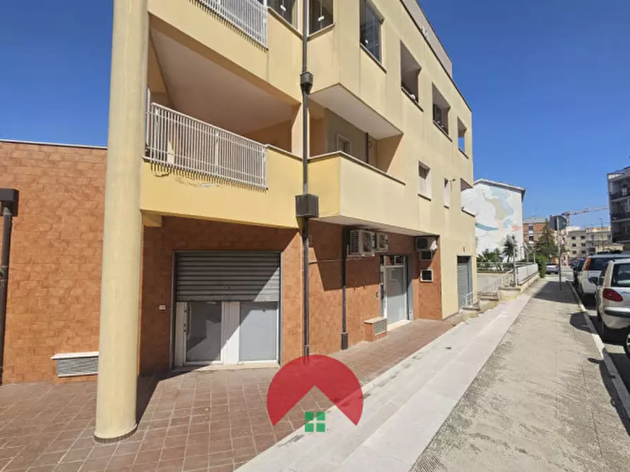 Immagine 1 di Negozio in affitto  in via leonardo da vinci a Matera