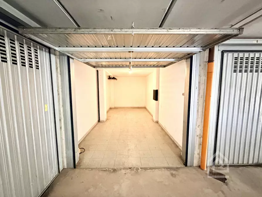 Immagine 3 di Garage in vendita  in Via Favorita 137 a Chivasso