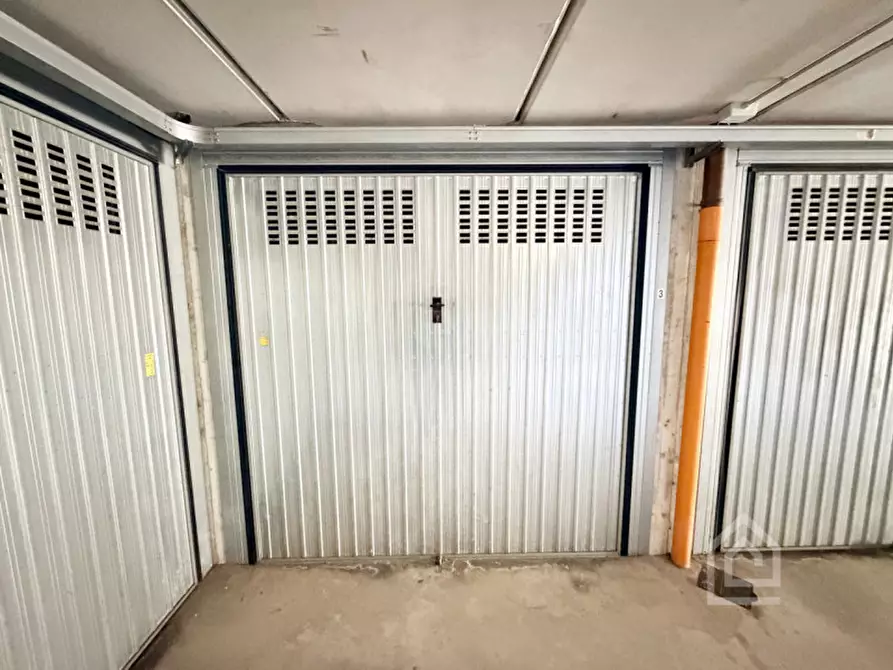 Immagine 7 di Garage in vendita  in Via Favorita 137 a Chivasso