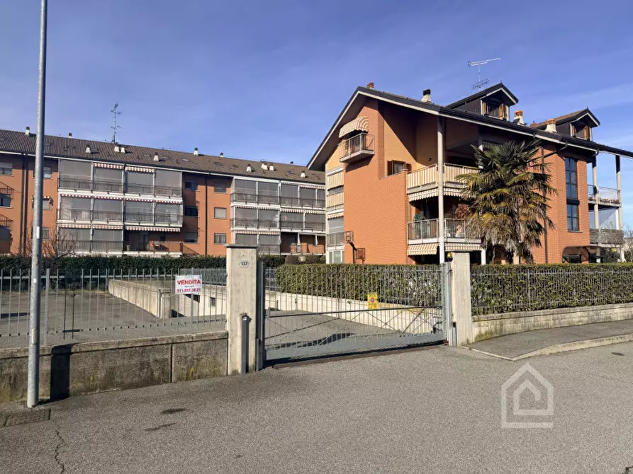 Immagine 10 di Garage in vendita  in Via Favorita 137 a Chivasso