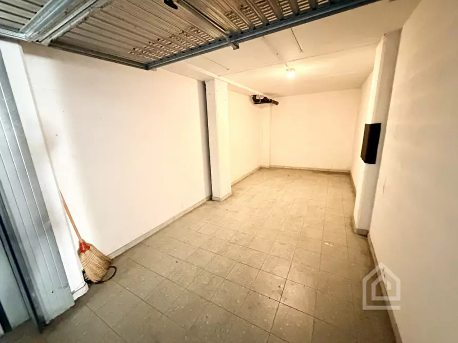 Immagine 17 di Garage in vendita  in Via Favorita 137 a Chivasso
