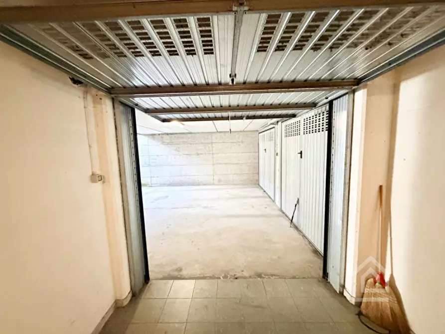 Immagine 18 di Garage in vendita  in Via Favorita 137 a Chivasso