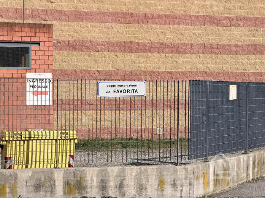 Immagine 20 di Garage in vendita  in Via Favorita 137 a Chivasso