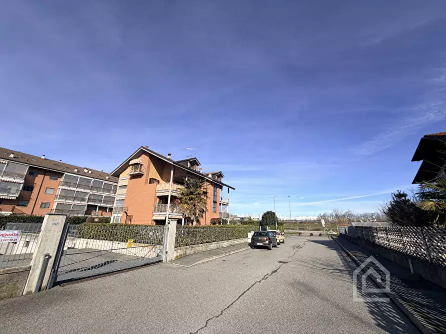 Immagine 22 di Garage in vendita  in Via Favorita 137 a Chivasso