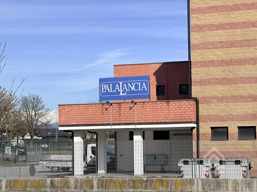 Immagine 22 di Garage in vendita  in Via Favorita 137 a Chivasso