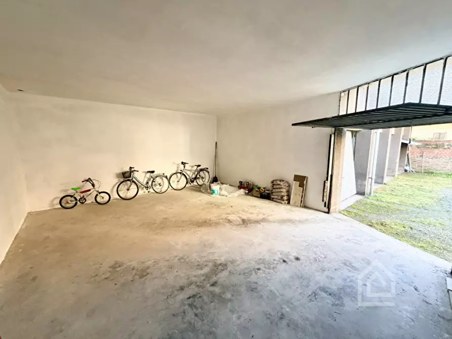 Immagine 2 di Garage in vendita  in Via Caduti per la Libertà 34 a Chivasso