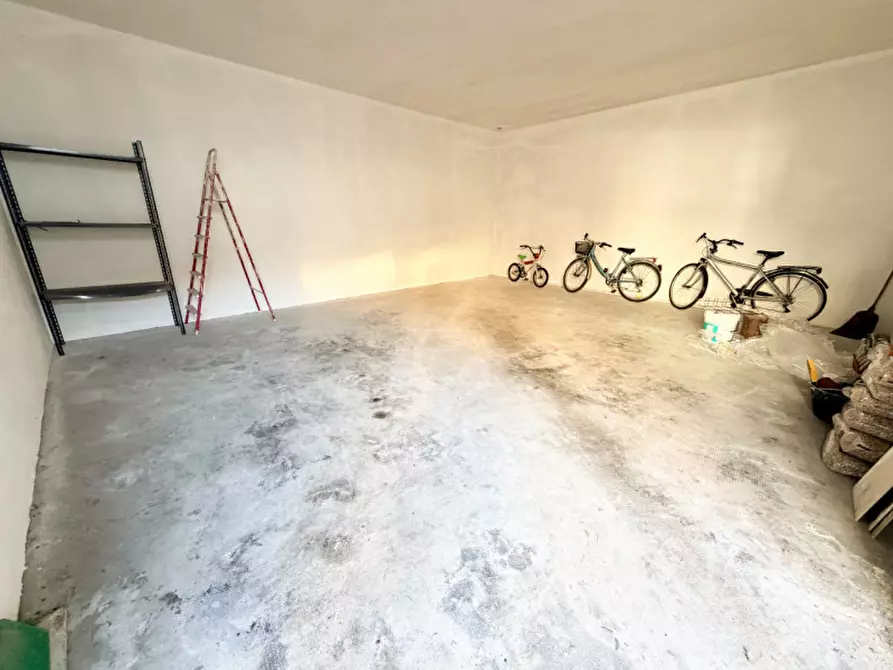 Immagine 4 di Garage in vendita  in Via Caduti per la Libertà 34 a Chivasso