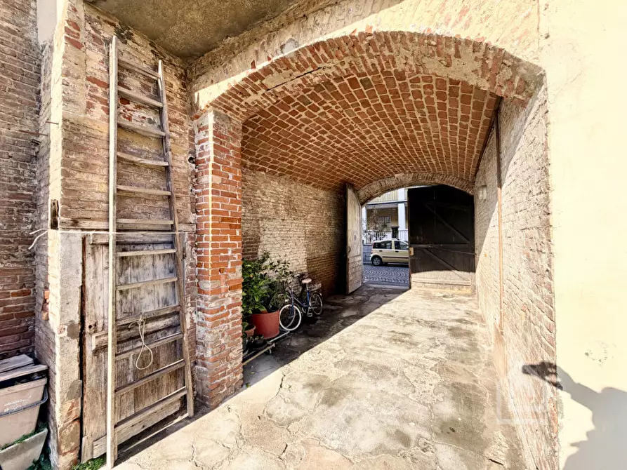 Immagine 7 di Garage in vendita  in Via Caduti per la Libertà 34 a Chivasso