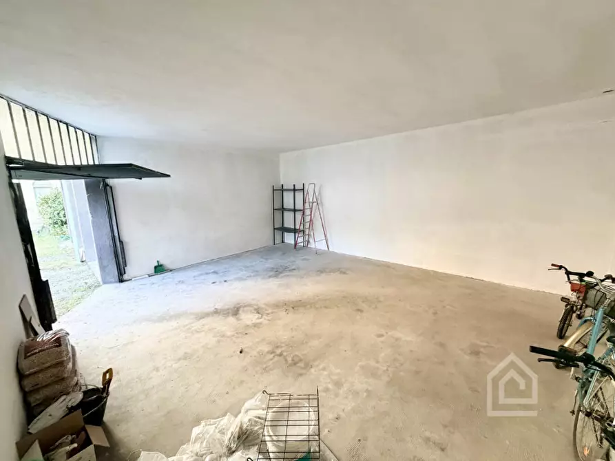 Immagine 8 di Garage in vendita  in Via Caduti per la Libertà 34 a Chivasso