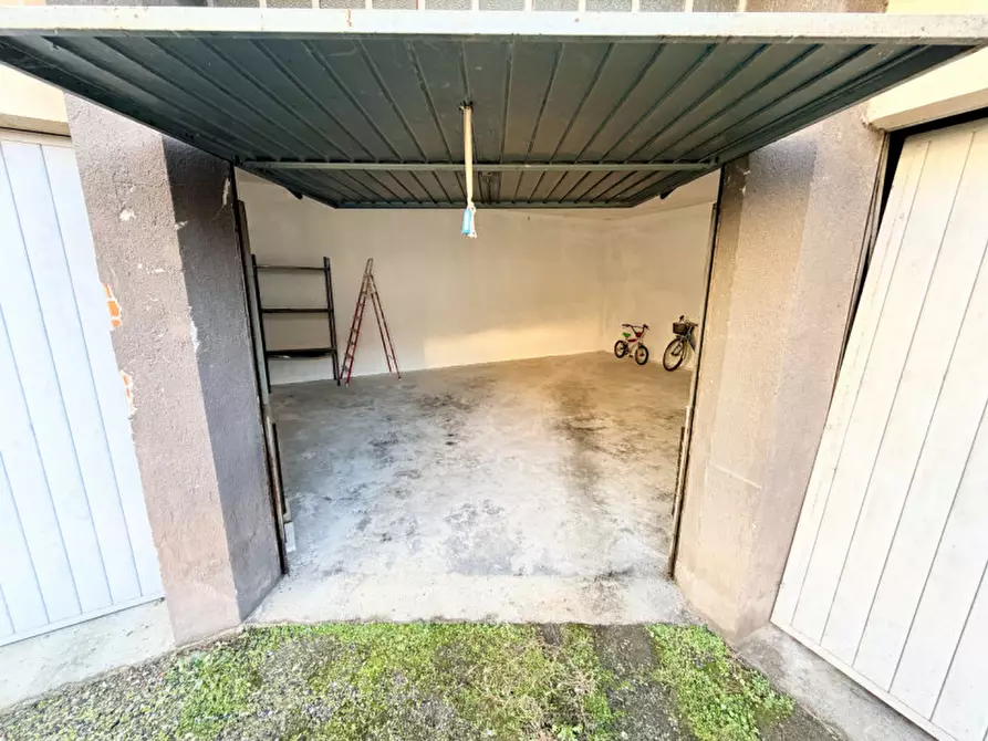Immagine 13 di Garage in vendita  in Via Caduti per la Libertà 34 a Chivasso