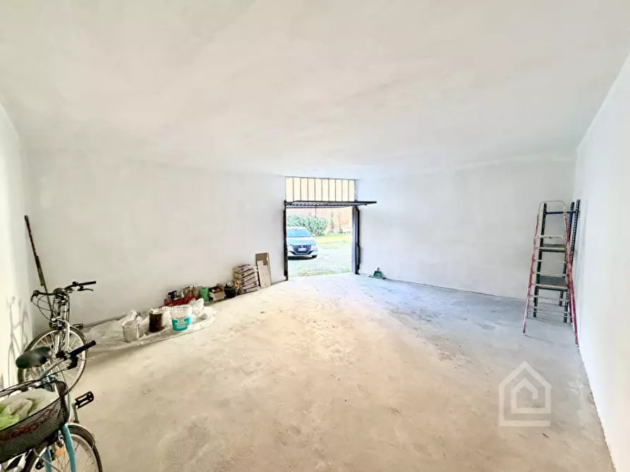 Immagine 17 di Garage in vendita  in Via Caduti per la Libertà 34 a Chivasso