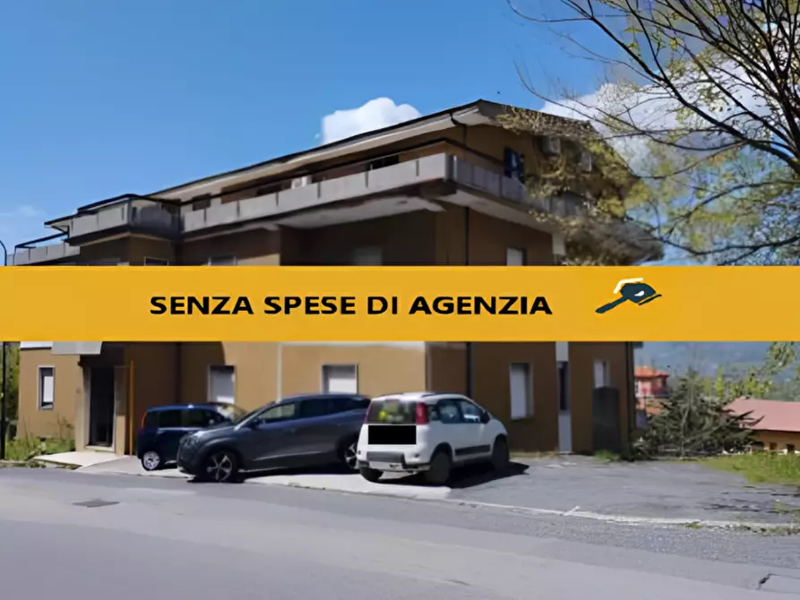 Immagine 1 di Garage in vendita  in Via Rocco Scotellaro a Lauria