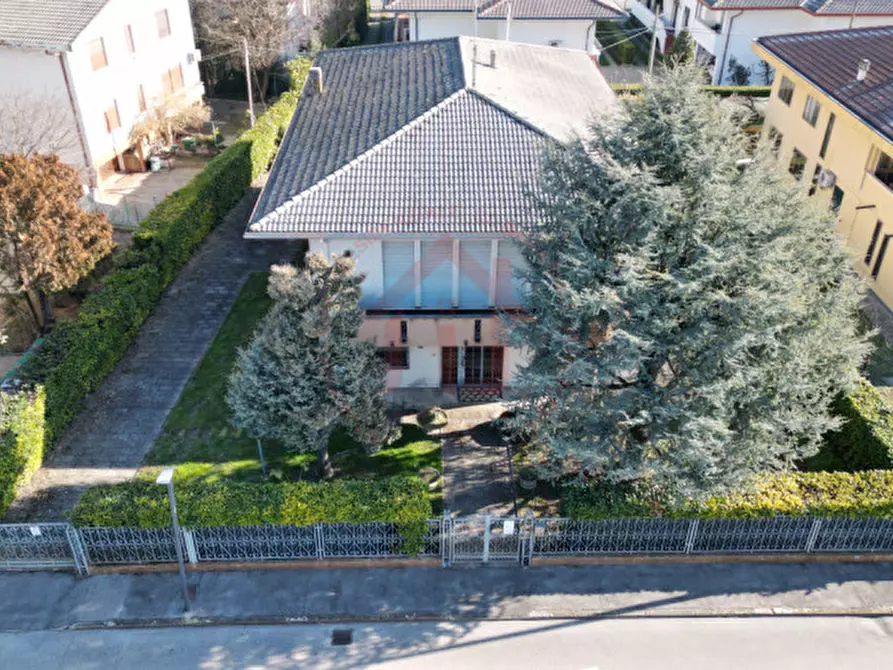 Immagine 1 di Casa indipendente in vendita  in Via Mascagni a Abano Terme