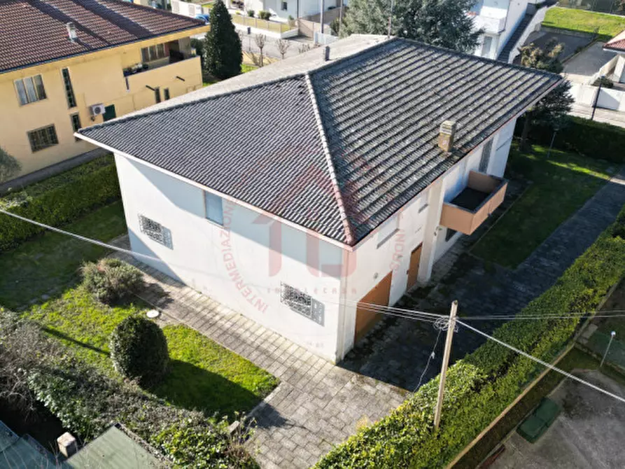 Immagine 3 di Casa indipendente in vendita  in Via Mascagni a Abano Terme