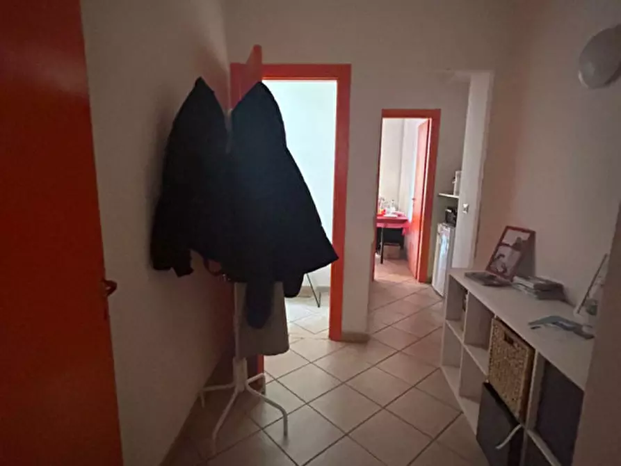 Immagine 11 di Appartamento in affitto  in via Foria 33 a Napoli