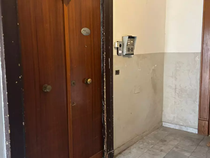 Immagine 16 di Appartamento in affitto  in via Foria 33 a Napoli