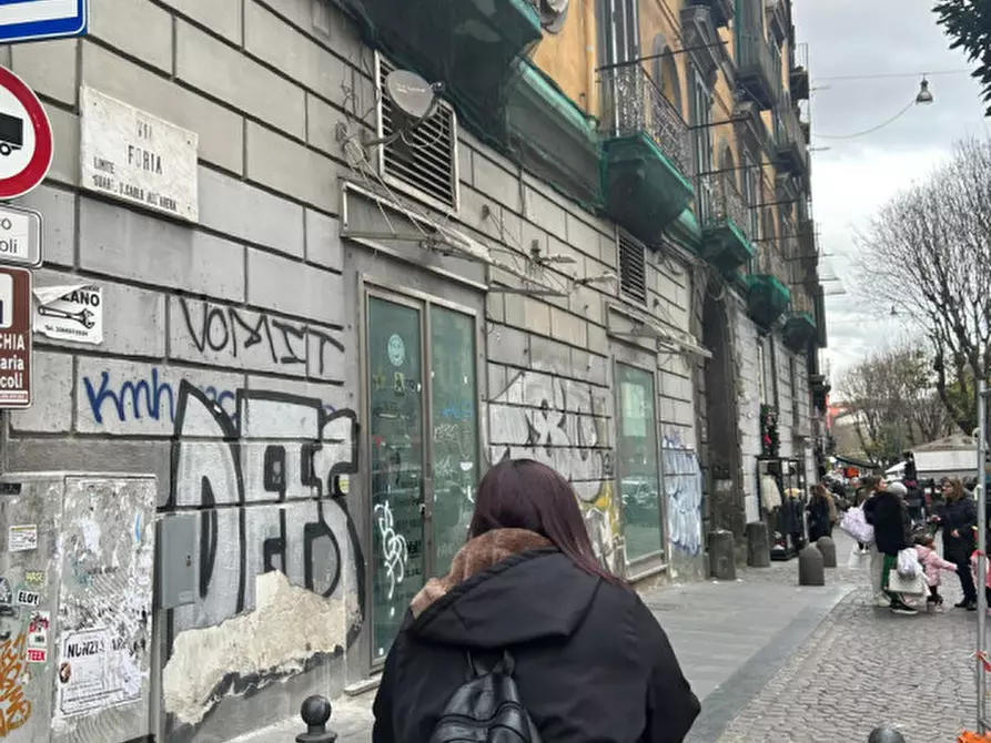 Immagine 32 di Appartamento in affitto  in via Foria 33 a Napoli