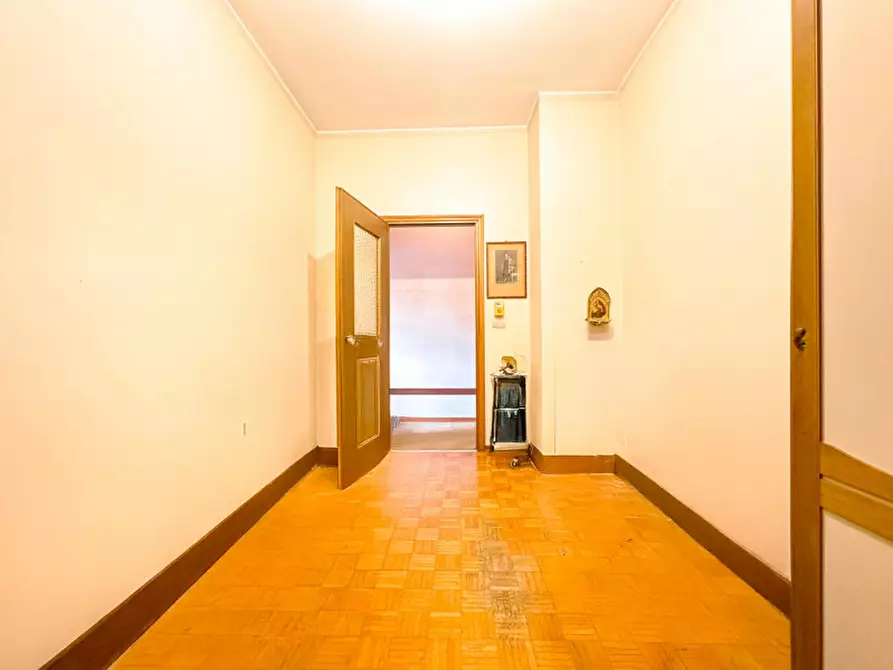 Immagine 13 di Appartamento in vendita  in Via Roma, 15 a Gattinara