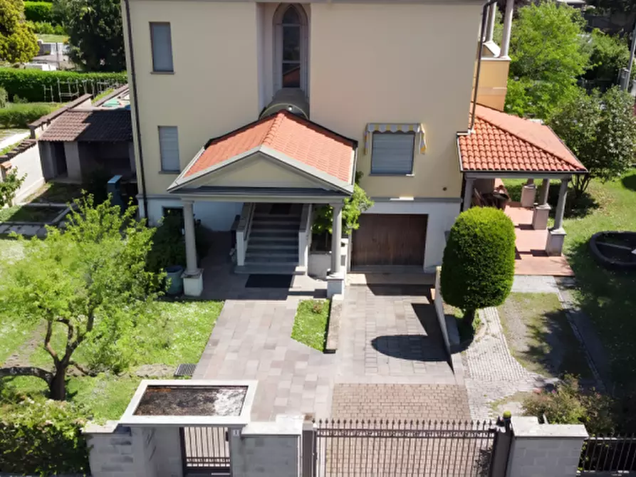 Immagine 1 di Casa bifamiliare in vendita  in Corso Isonzo a Seveso