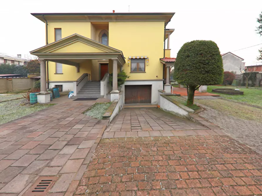 Immagine 1 di Casa bifamiliare in vendita  in Corso Isonzo a Seveso