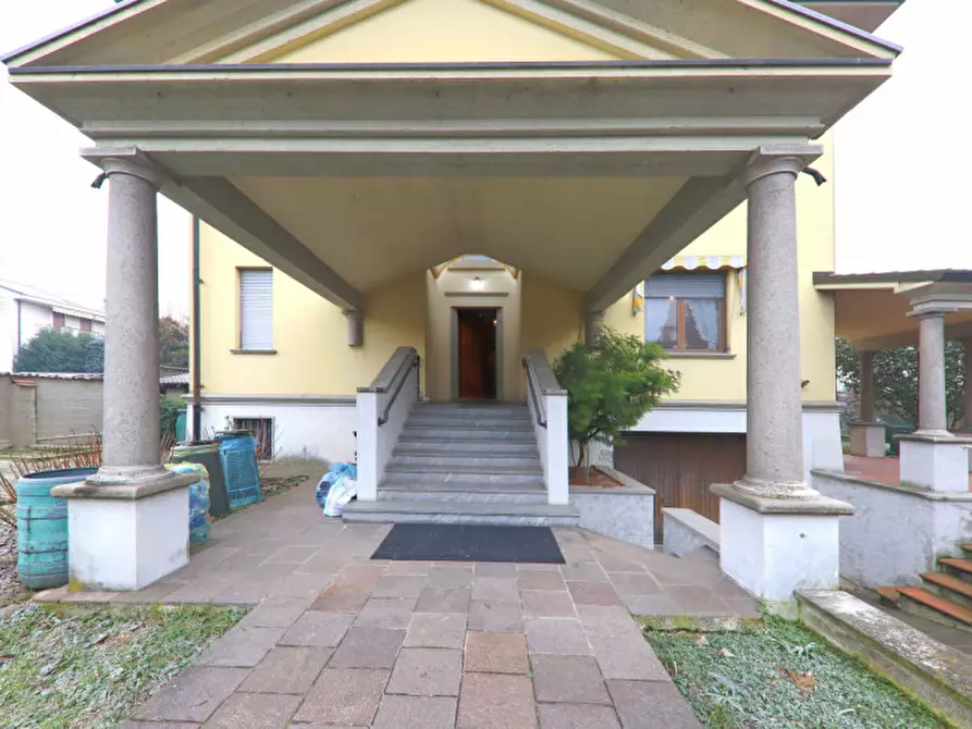 Immagine 2 di Casa bifamiliare in vendita  in Corso Isonzo a Seveso