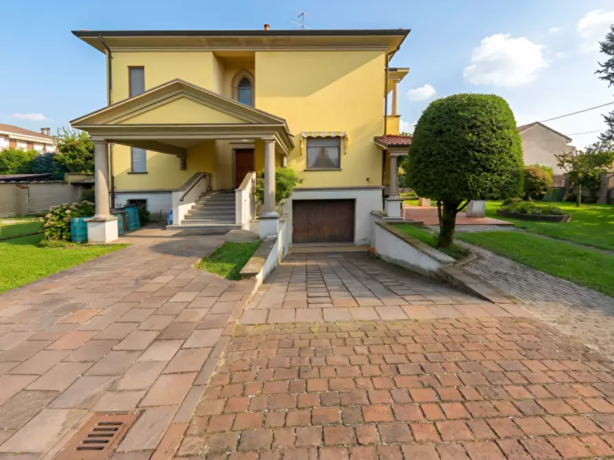 Immagine 2 di Casa bifamiliare in vendita  in Corso Isonzo a Seveso