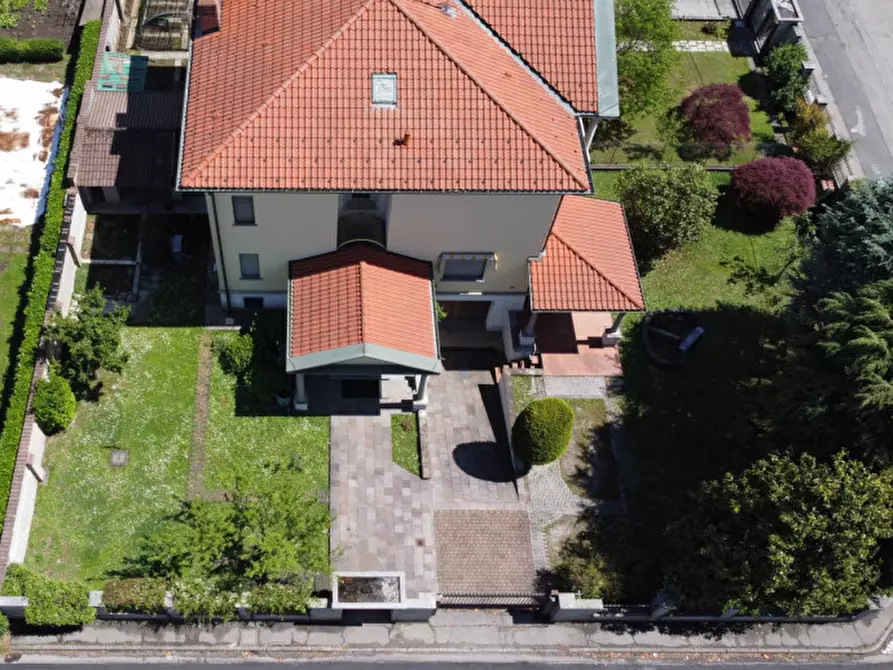Immagine 3 di Casa bifamiliare in vendita  in Corso Isonzo a Seveso