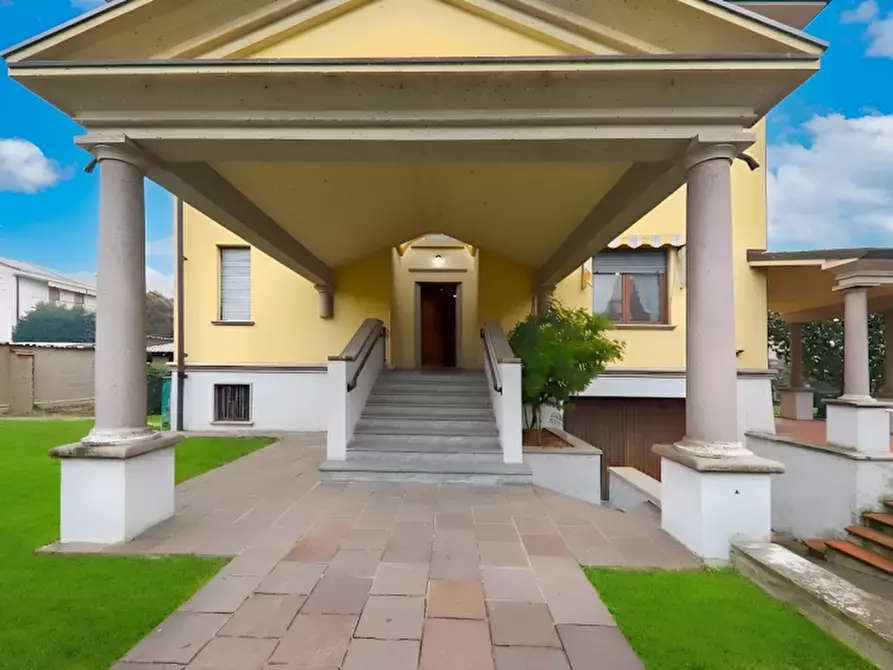 Immagine 4 di Casa bifamiliare in vendita  in Corso Isonzo a Seveso
