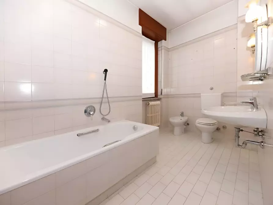 Immagine 28 di Casa bifamiliare in vendita  in Corso Isonzo a Seveso