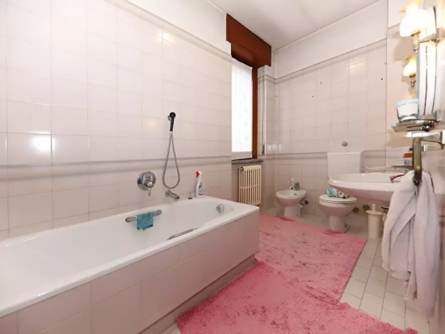 Immagine 29 di Casa bifamiliare in vendita  in Corso Isonzo a Seveso