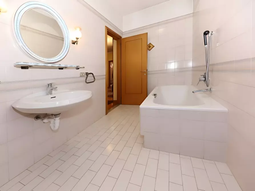 Immagine 29 di Casa bifamiliare in vendita  in Corso Isonzo a Seveso