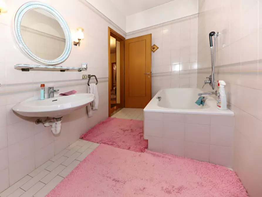 Immagine 30 di Casa bifamiliare in vendita  in Corso Isonzo a Seveso