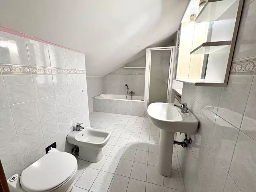 Immagine 28 di Appartamento in affitto  in Via Corti 1 a Trieste