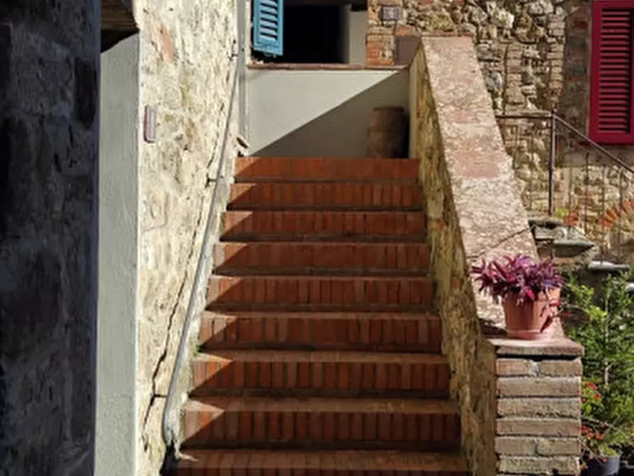 Immagine 4 di Casa indipendente in vendita  in Piazza Macinella, 2 a Castelnuovo Berardenga