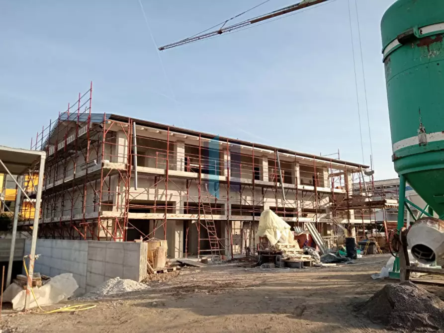 Immagine 2 di Casa trifamiliare in vendita  in VIA PIETRO BESCHI a Castiglione Delle Stiviere