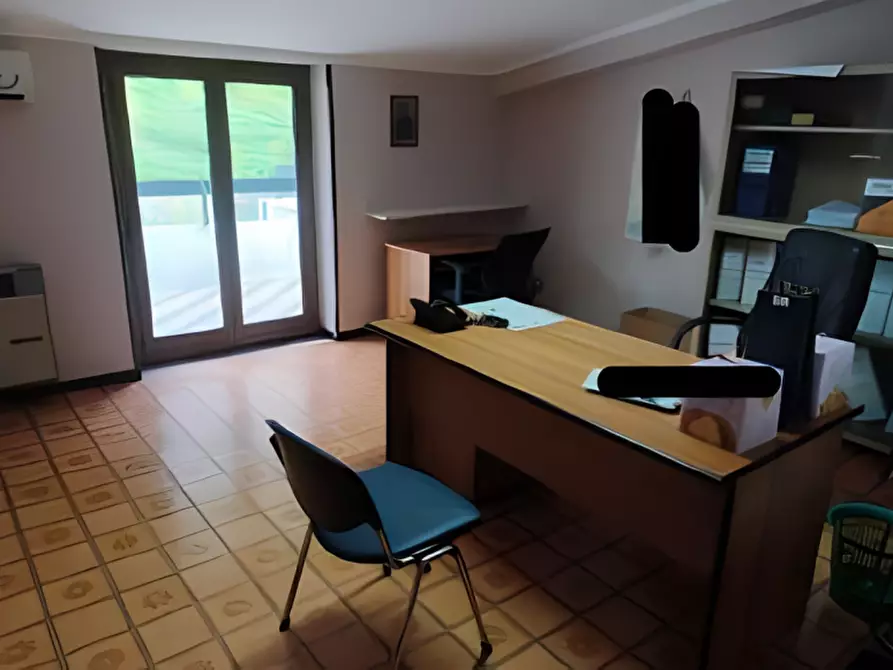 Immagine 4 di Ufficio in vendita  in Via Rocco Scotellaro a Lauria