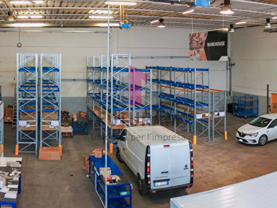 Immagine 3 di Capannone industriale in vendita  in VIA CHEMELLO,22 a Montecchio Maggiore