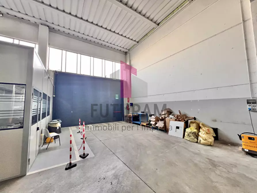 Immagine 4 di Capannone industriale in vendita  in VIA CHEMELLO,22 a Montecchio Maggiore
