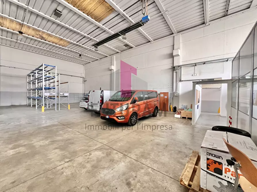Immagine 8 di Capannone industriale in vendita  in VIA CHEMELLO,22 a Montecchio Maggiore