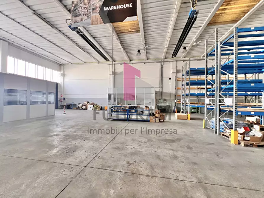 Immagine 9 di Capannone industriale in vendita  in VIA CHEMELLO,22 a Montecchio Maggiore