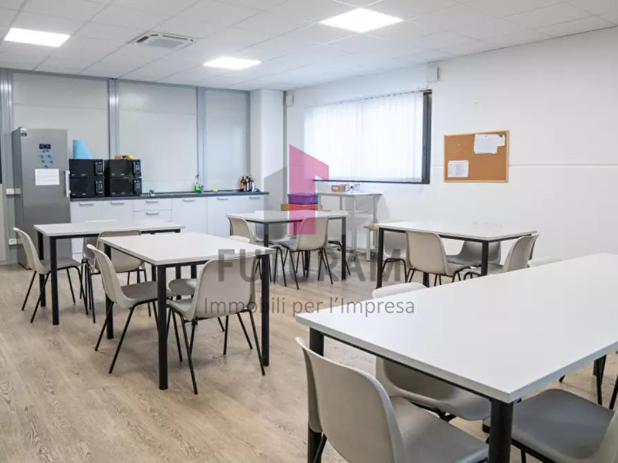 Immagine 14 di Capannone industriale in vendita  in VIA CHEMELLO,22 a Montecchio Maggiore