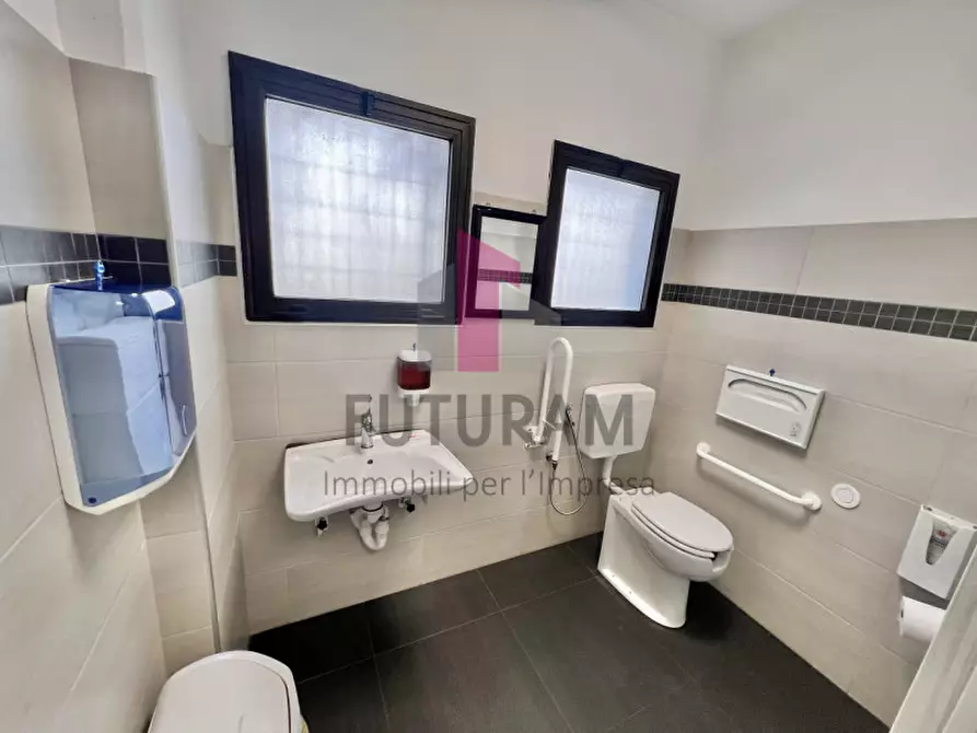 Immagine 19 di Capannone industriale in vendita  in VIA CHEMELLO,22 a Montecchio Maggiore